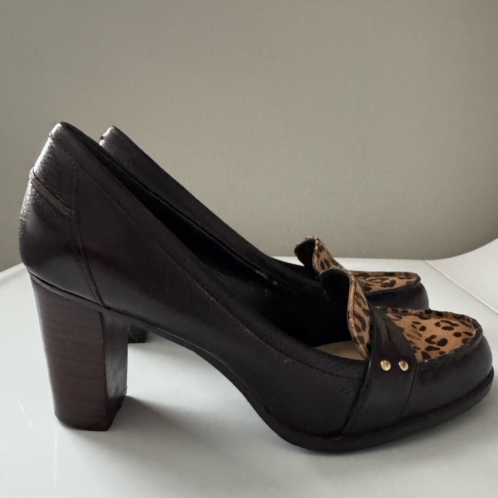 Bandolino Dark Brown Leopard Accent Moc Toe Heels